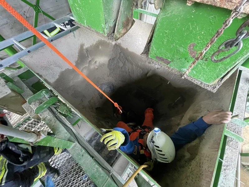 Công nhân Việt Nam gặp tai nạn lao động ở Miêu Lật, rơi xuống hố bê tông sâu 2 mét, đưa đi cấp cứu nhưng không qua khỏi